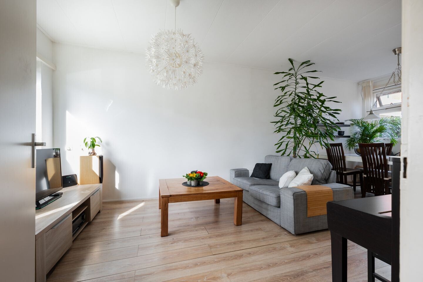 Hoekwoning te koop: Goudenregenstraat 21, Groningen
