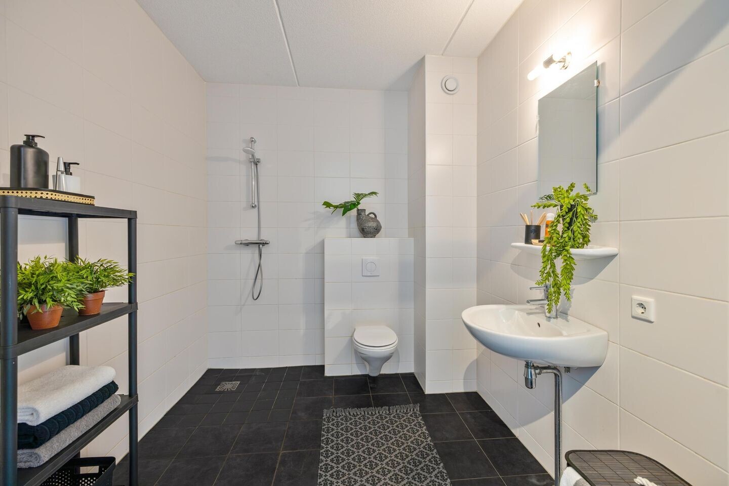 Tussenwoning te koop: Korreweg 213-58, Groningen