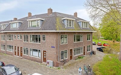 Koninginnel. 88-A