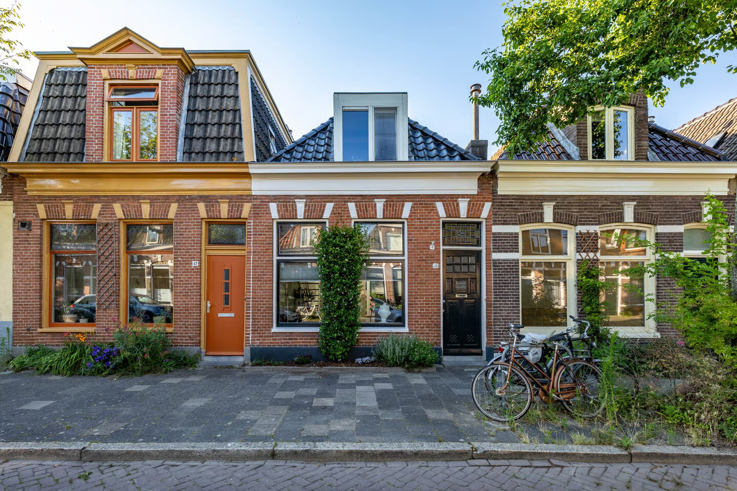 Tussenwoning te koop: Verlengde Grachtstraat 45, Groningen