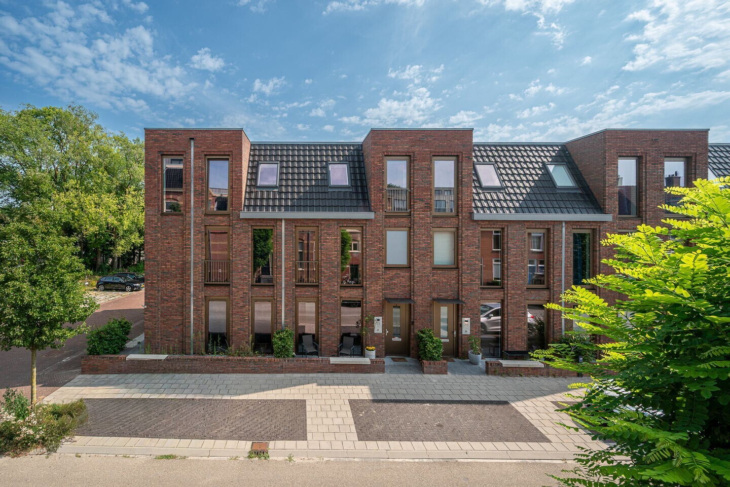 Tussenwoning te koop: Helper Westsingel 81, Groningen