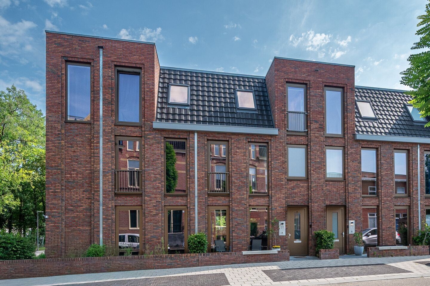 Tussenwoning te koop: Helper Westsingel 81, Groningen