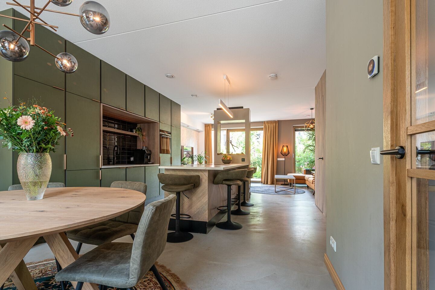 Tussenwoning te koop: Helper Westsingel 81, Groningen