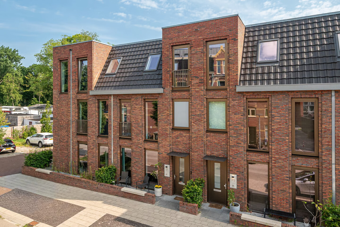 Tussenwoning te koop: Helper Westsingel 81, Groningen