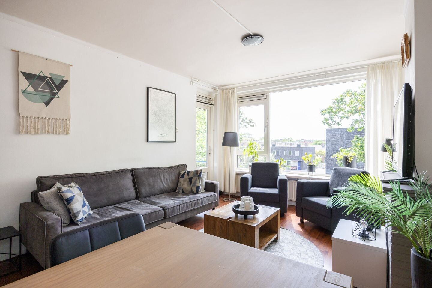 Appartement te koop: Van Iddekingeweg 145, Groningen