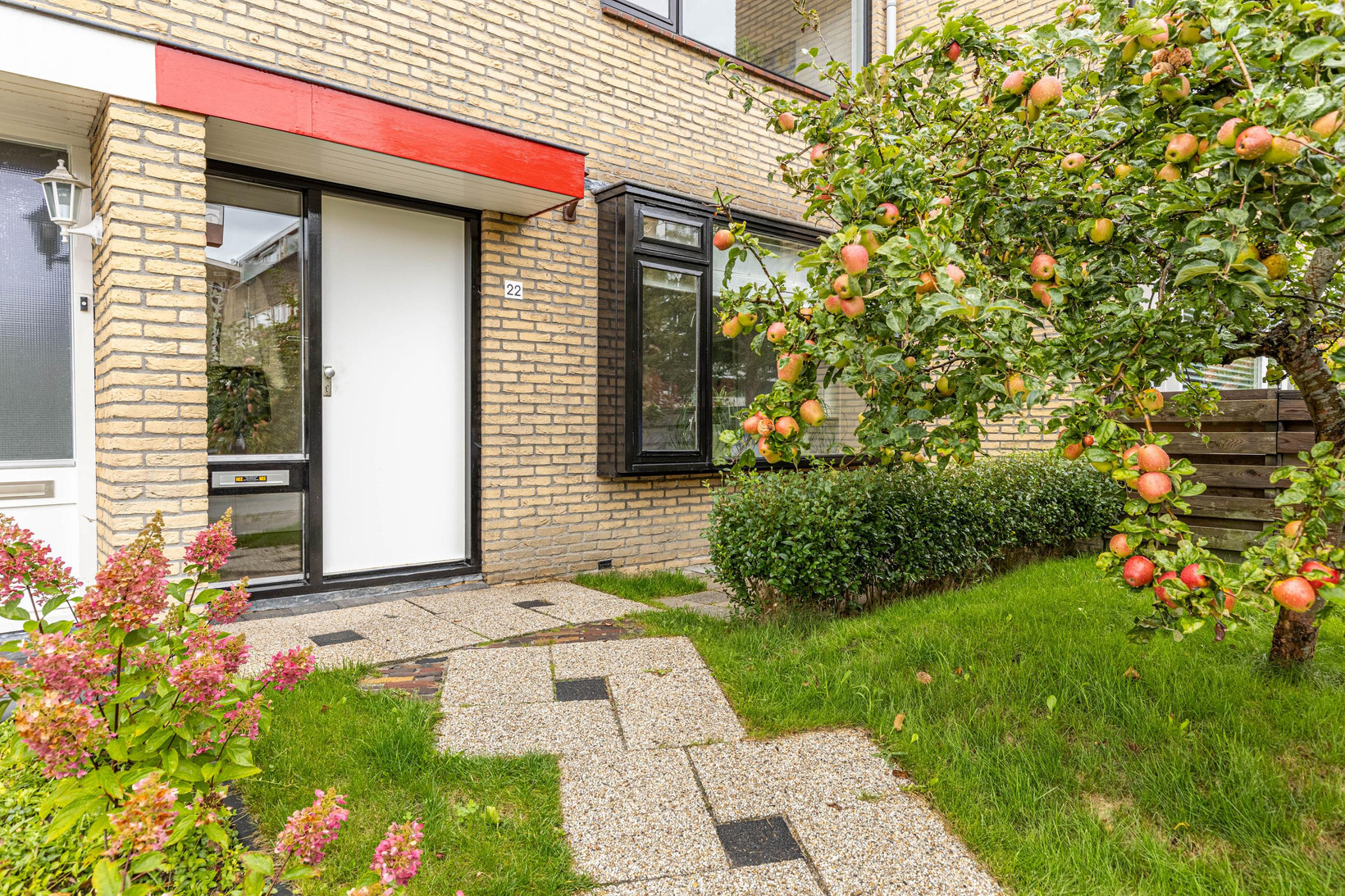 Tussenwoning te koop: Van Moerkerkenlaan 22, Groningen