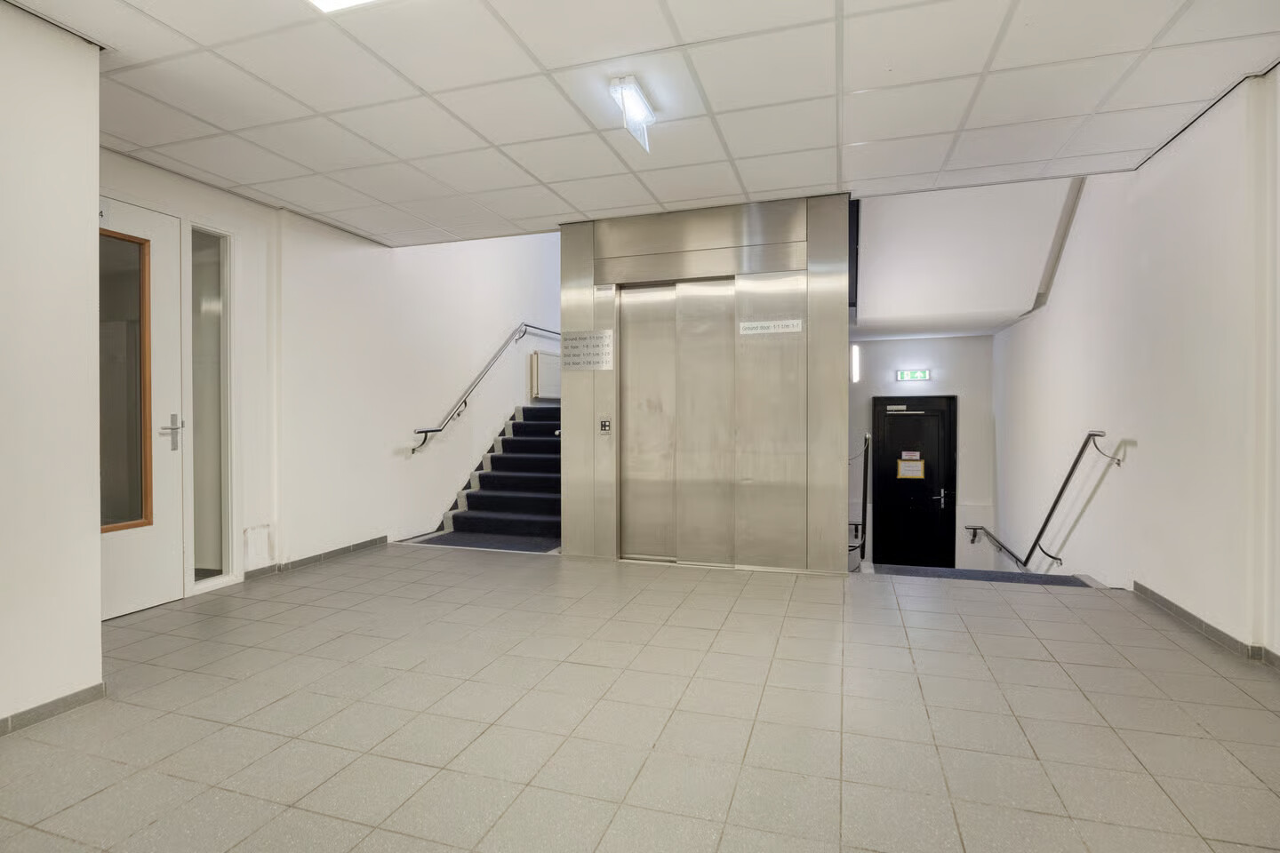 Studio te koop: Waterloolaan 1-28, Groningen