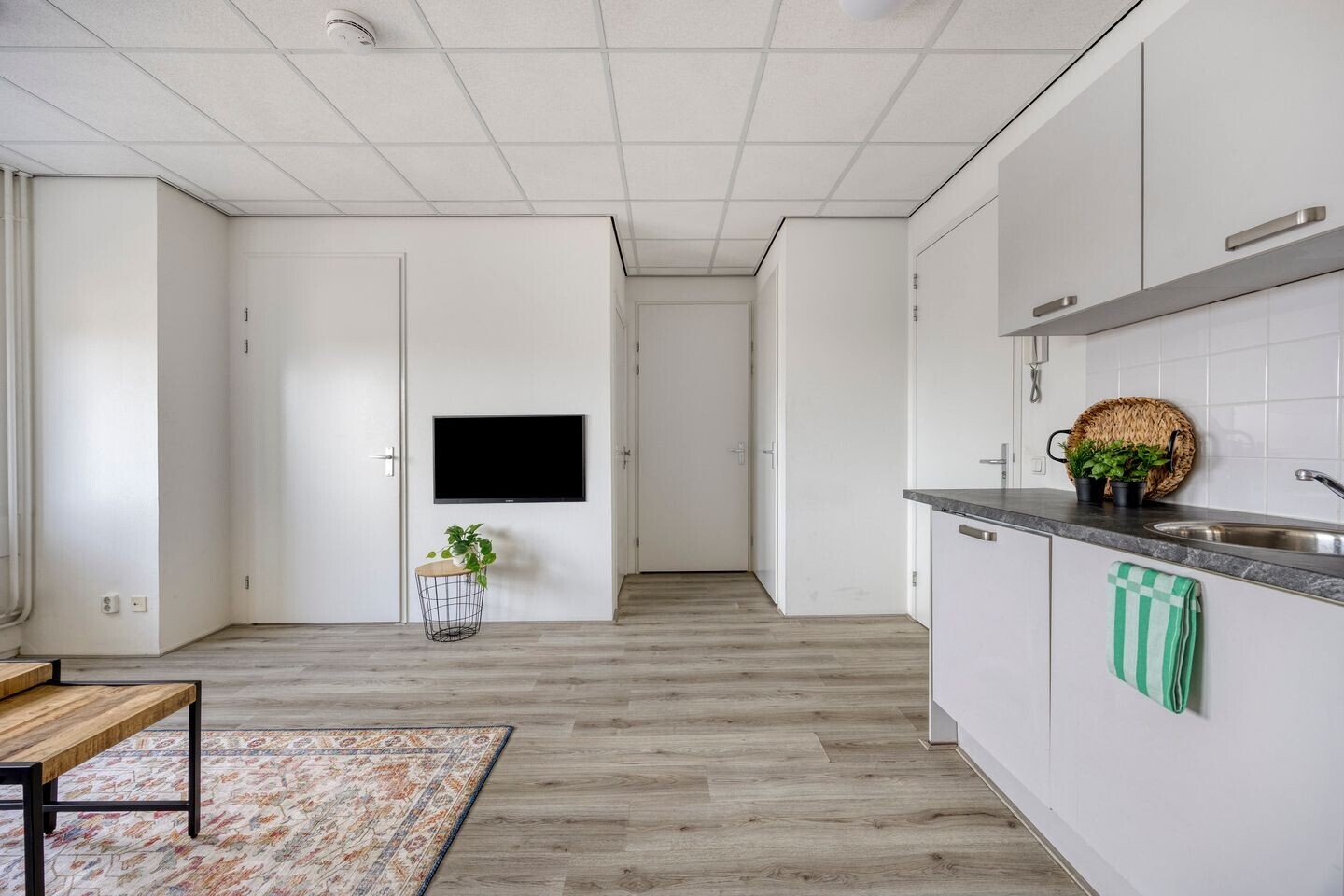 Studio te koop: Waterloolaan 1-28, Groningen