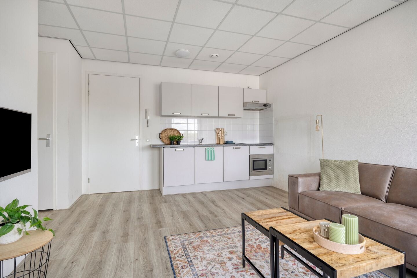 Studio te koop: Waterloolaan 1-28, Groningen