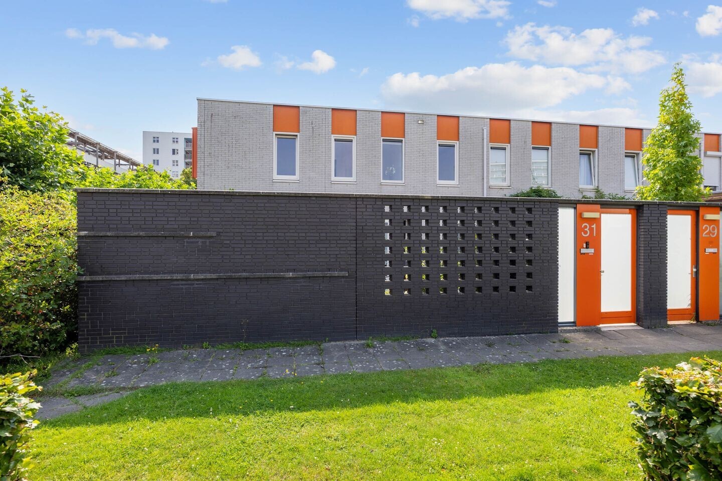 Tussenwoning te koop: Landsteinerlaan 31, Groningen