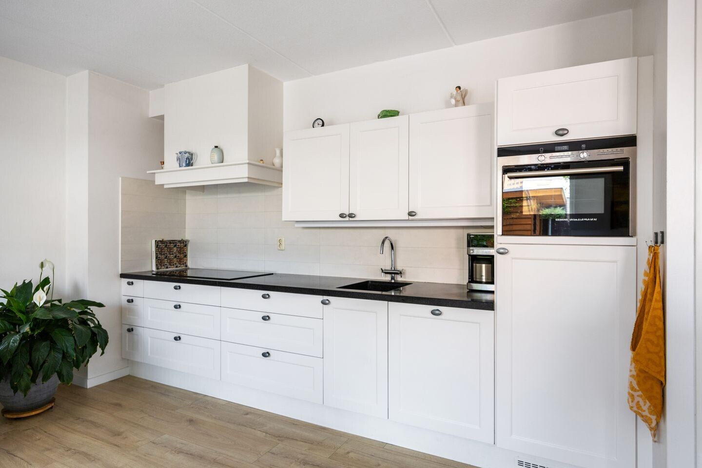 Tussenwoning te koop: Landsteinerlaan 31, Groningen