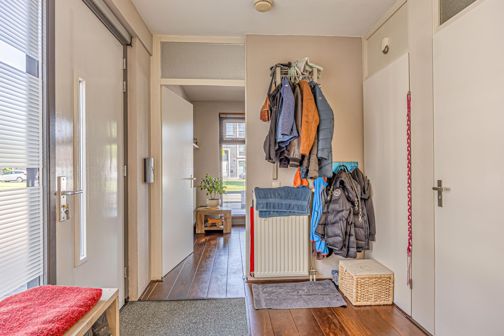 Twee-onder-één-kap te koop: Dek 4, Groningen