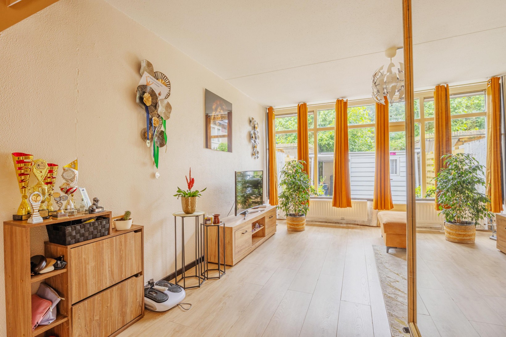 Tussenwoning te koop: Lichtboei 198, Groningen