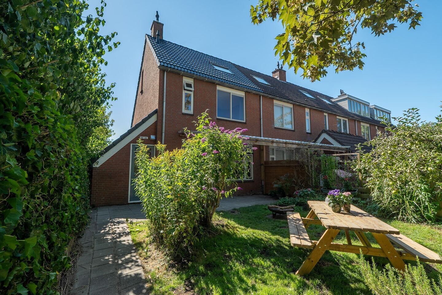 Hoekwoning te koop: Framaheerd 1, Groningen