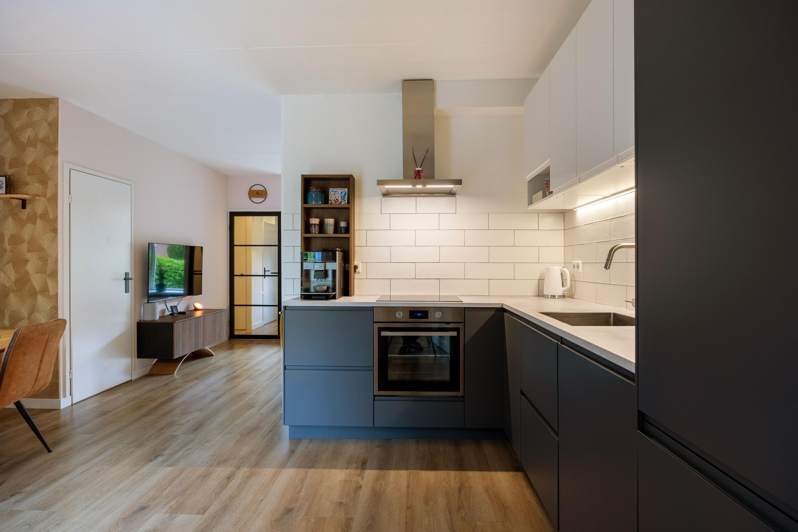 Tussenwoning te koop: Sibrandaheerd 60, Groningen