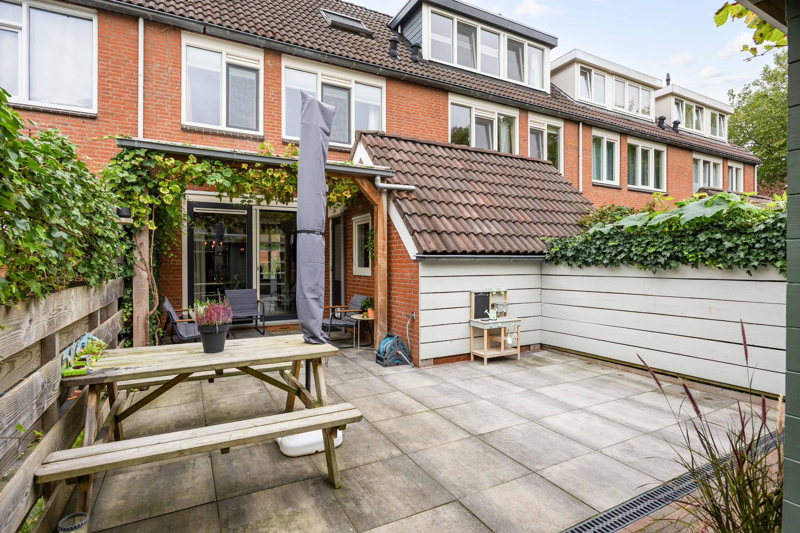 Tussenwoning te koop: Sibrandaheerd 60, Groningen