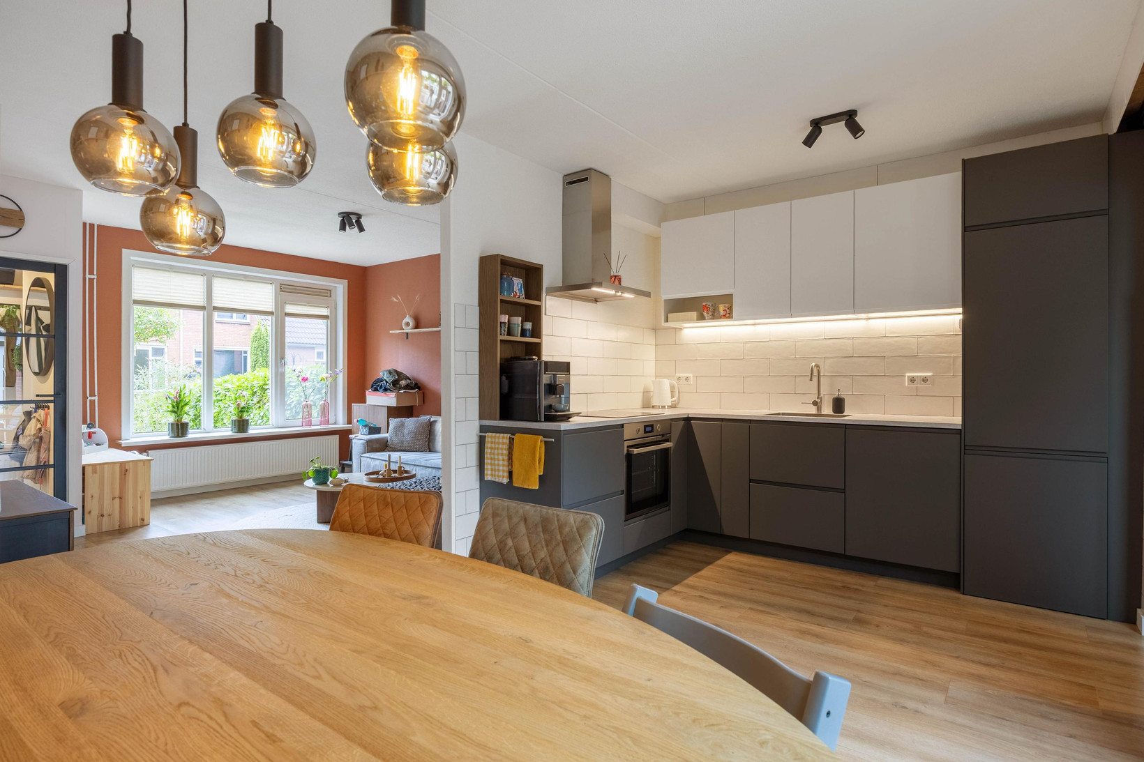 Tussenwoning te koop: Sibrandaheerd 60, Groningen