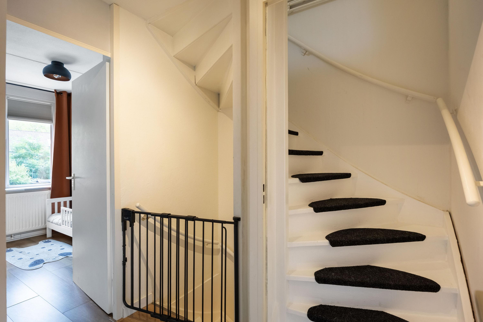 Tussenwoning te koop: Sibrandaheerd 60, Groningen