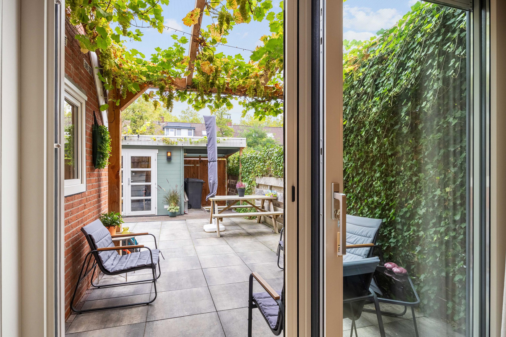 Tussenwoning te koop: Sibrandaheerd 60, Groningen