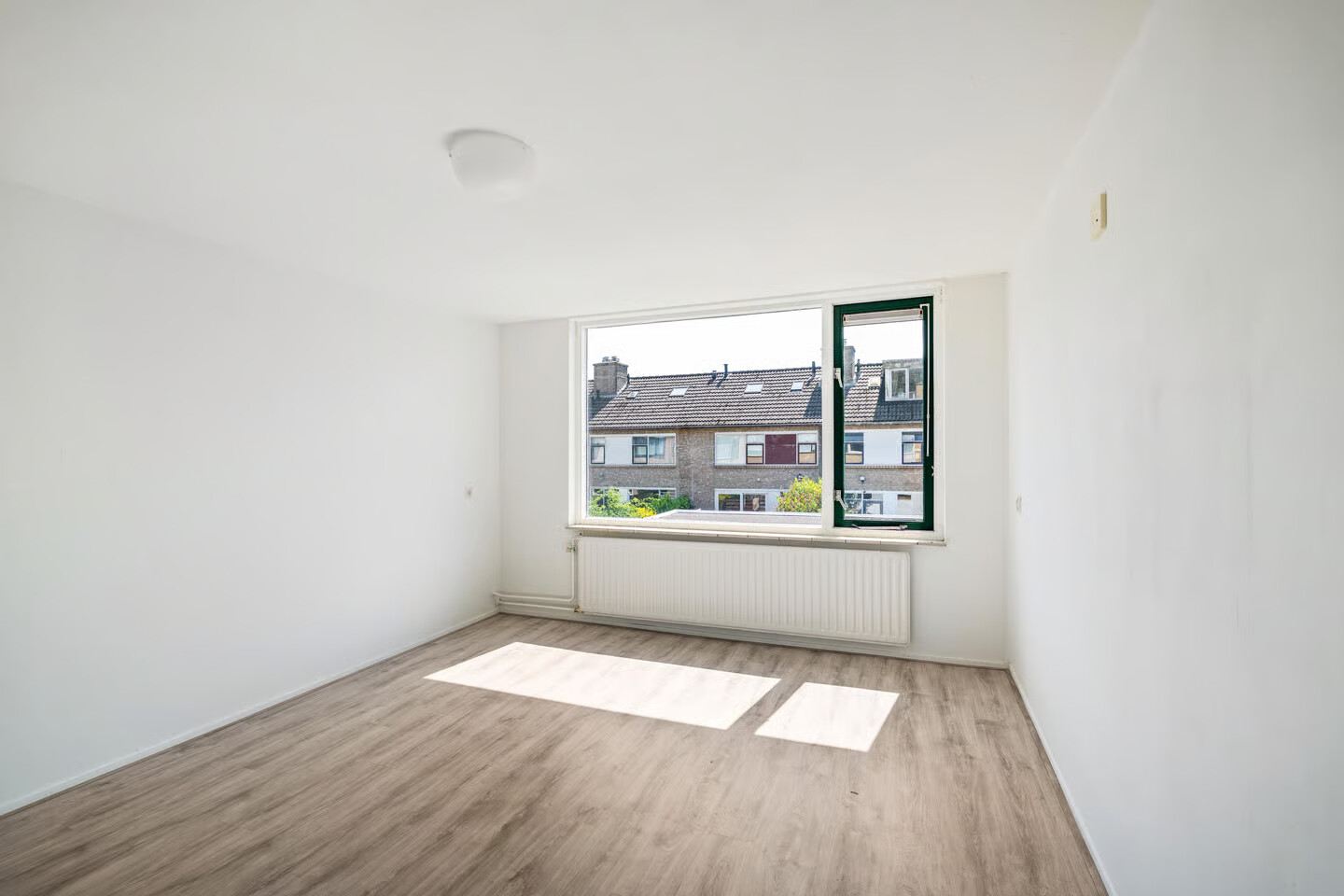 Tussenwoning te koop: Planetenlaan 228, Groningen