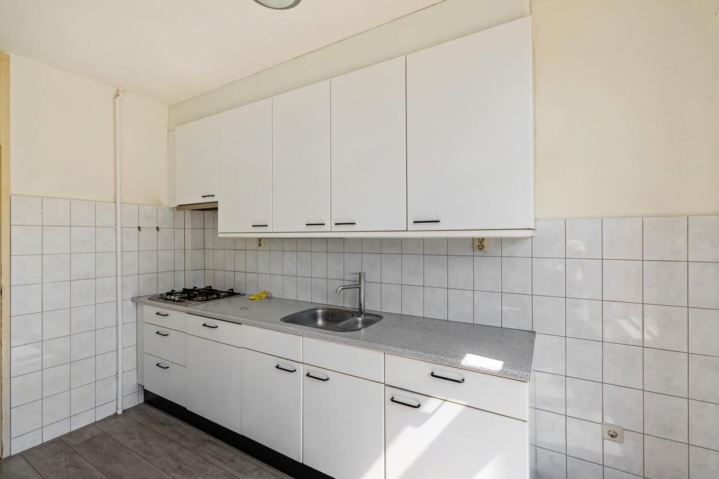 Tussenwoning te koop: Planetenlaan 228, Groningen