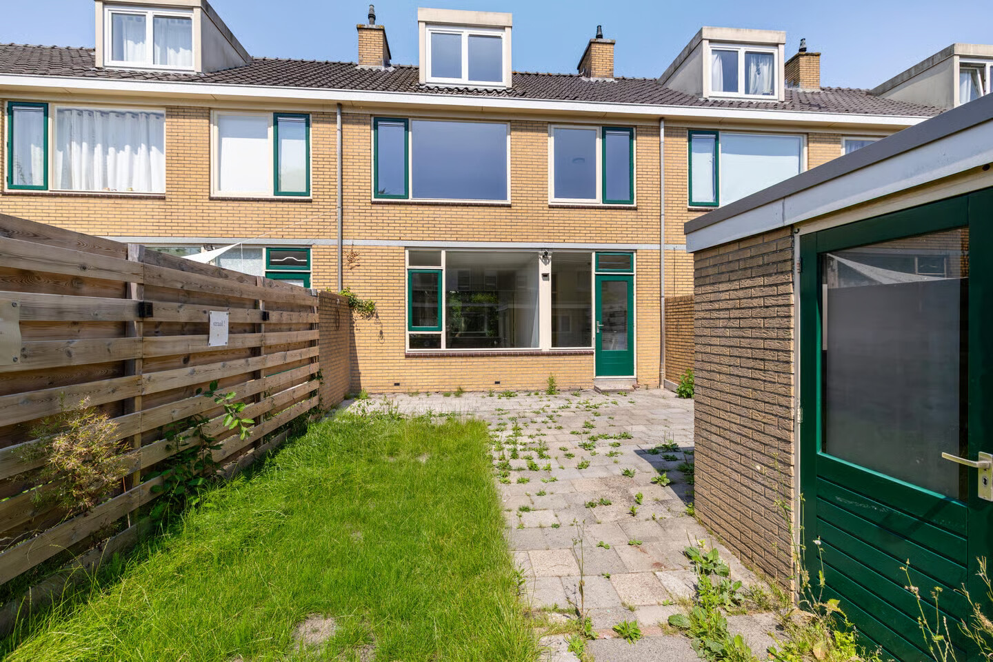 Tussenwoning te koop: Planetenlaan 228, Groningen