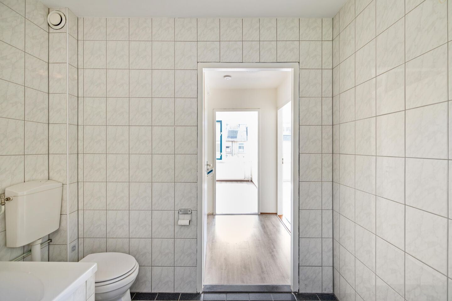 Tussenwoning te koop: Planetenlaan 228, Groningen