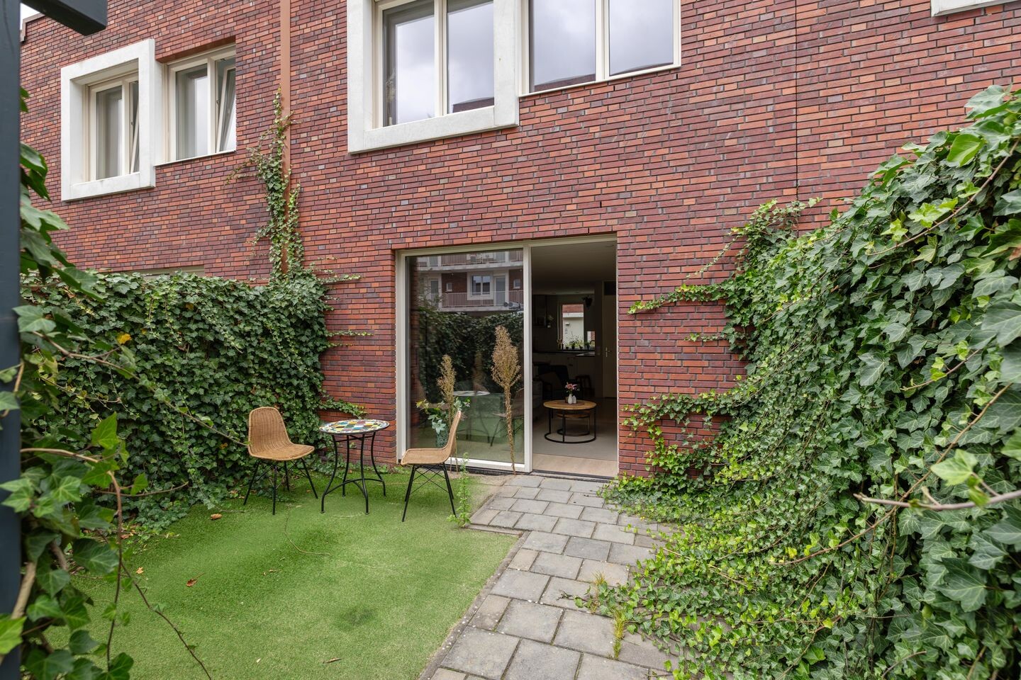 Tussenwoning te koop: Friesestraatweg 205-43, Groningen