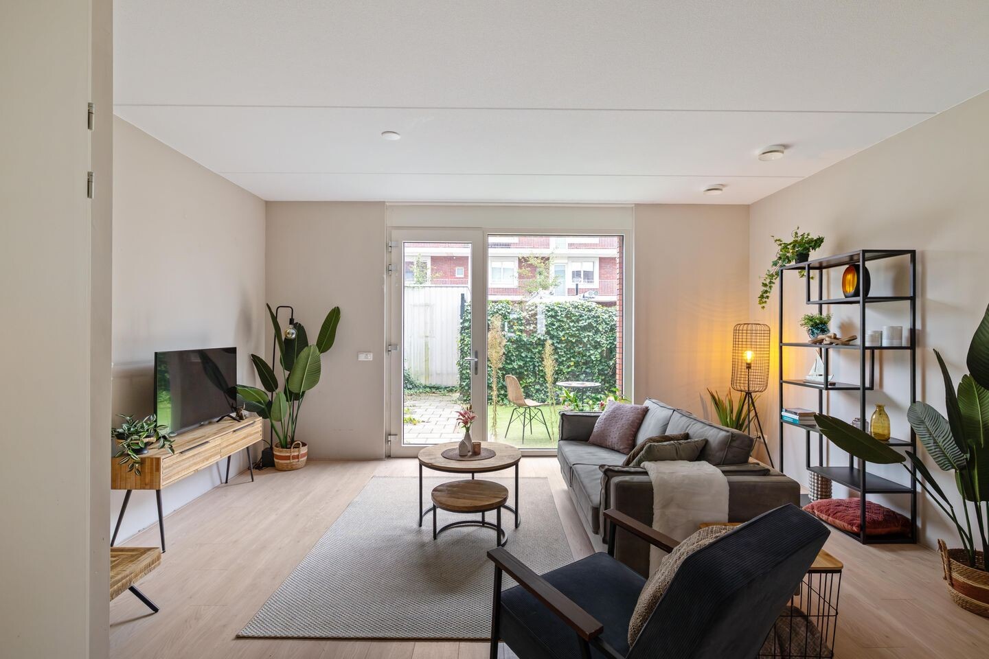 Tussenwoning te koop: Friesestraatweg 205-43, Groningen
