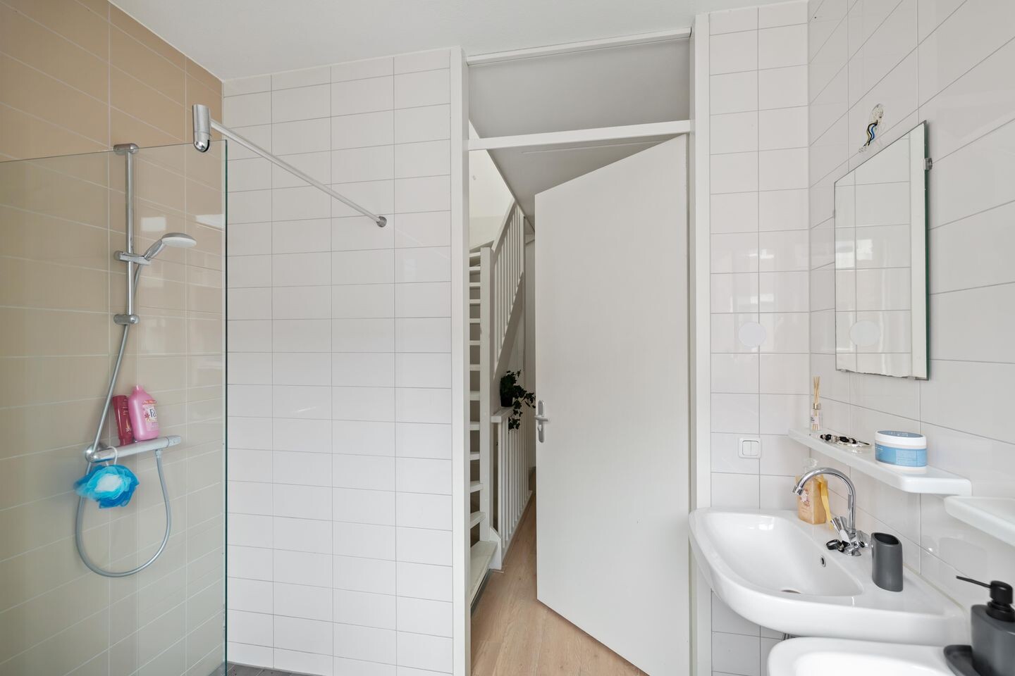 Tussenwoning te koop: Friesestraatweg 205-43, Groningen