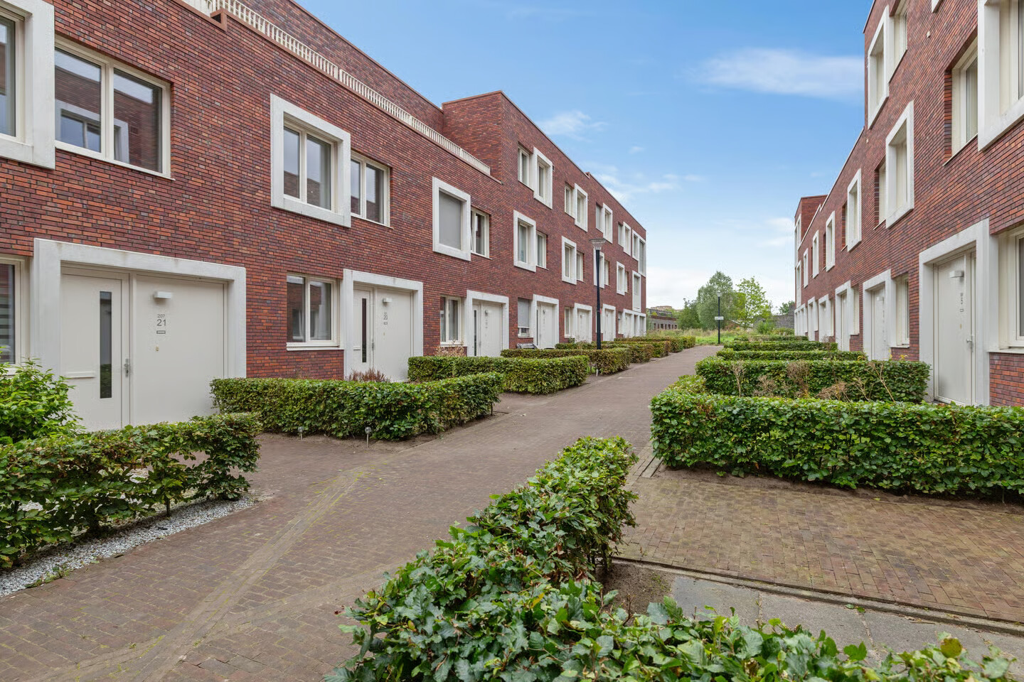 Tussenwoning te koop: Friesestraatweg 207-20, Groningen