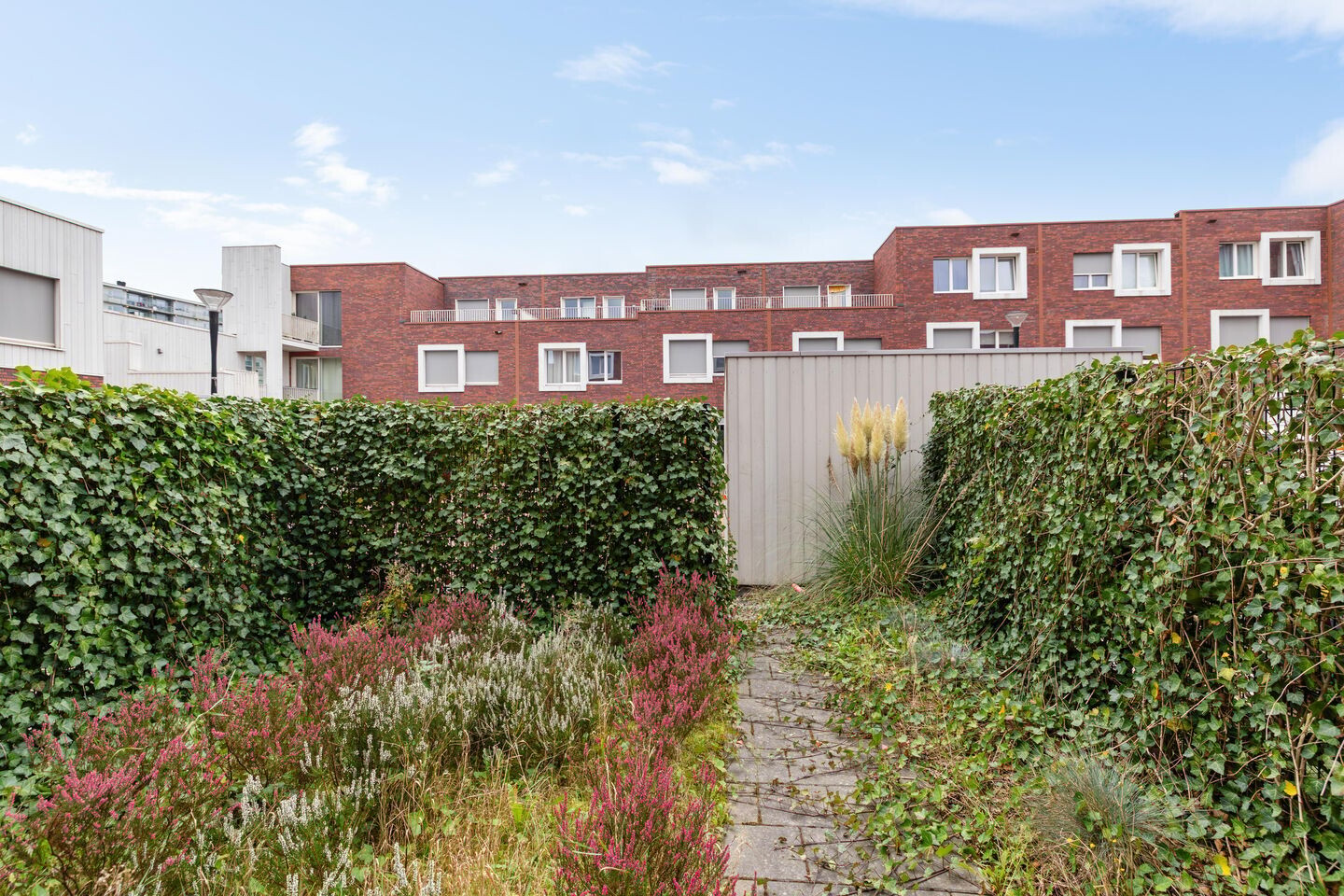 Tussenwoning te koop: Friesestraatweg 207-20, Groningen