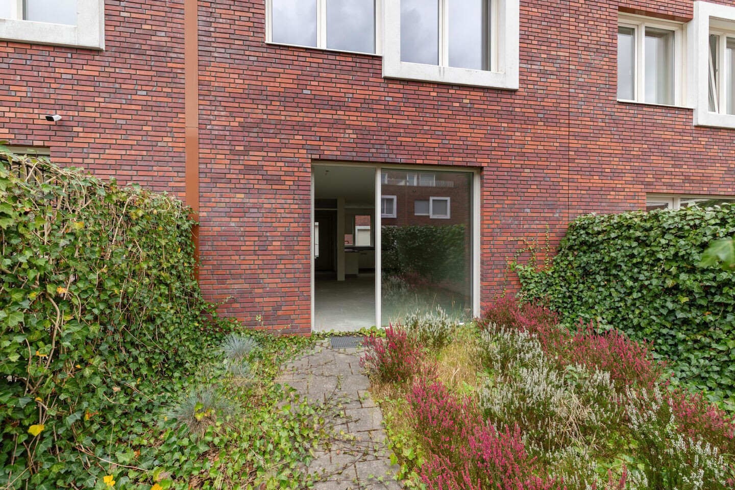 Tussenwoning te koop: Friesestraatweg 207-20, Groningen