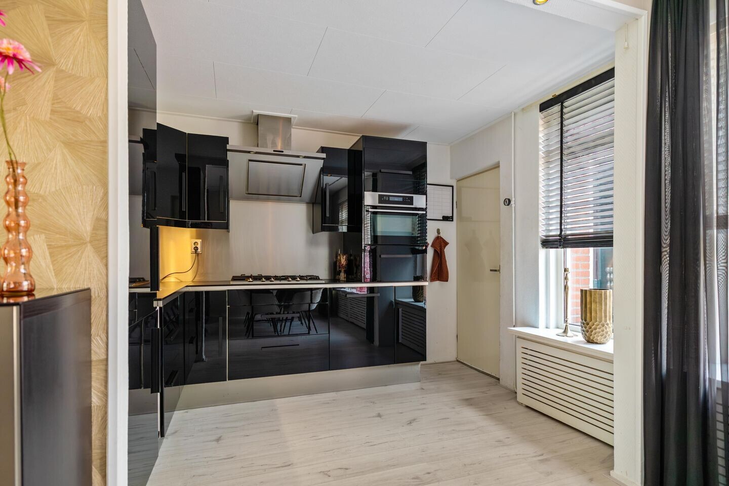 Tussenwoning te koop: Jadestraat 5, Groningen