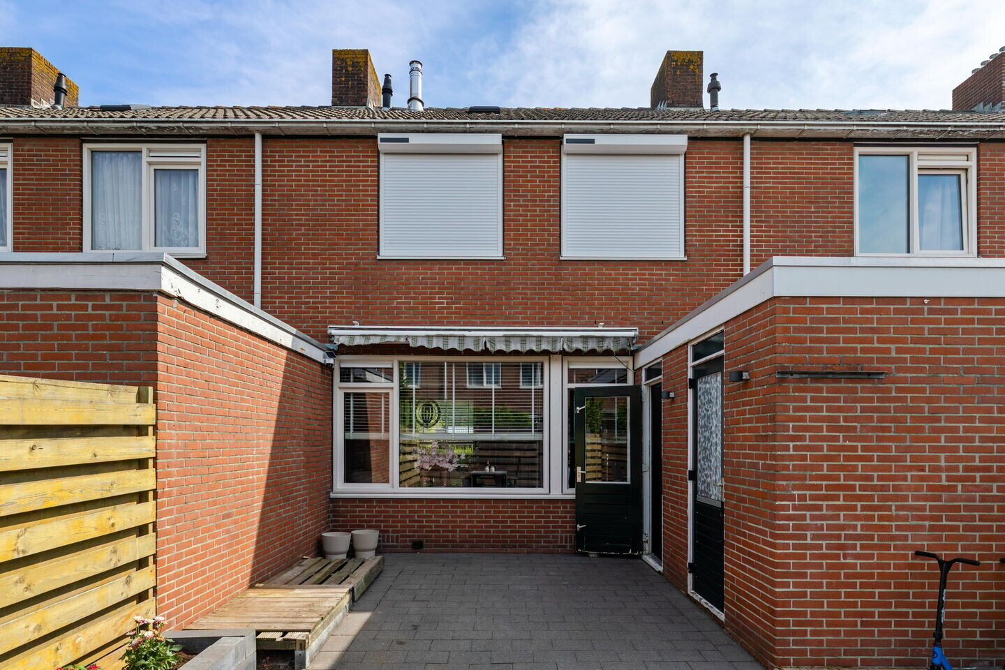 Tussenwoning te koop: Jadestraat 5, Groningen