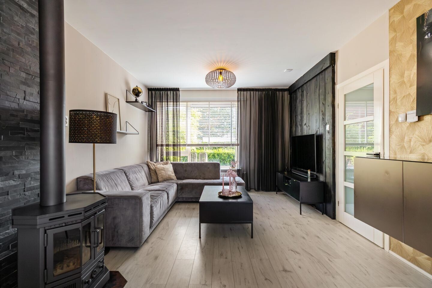 Tussenwoning te koop: Jadestraat 5, Groningen