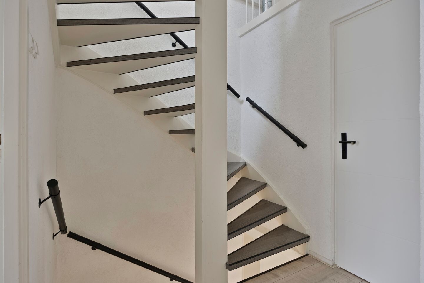 Hoekwoning te koop: Amethiststraat 1, Groningen