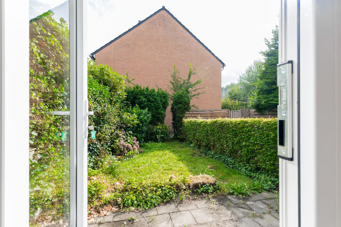 Tussenwoning te koop: Topaasstraat 17, Groningen