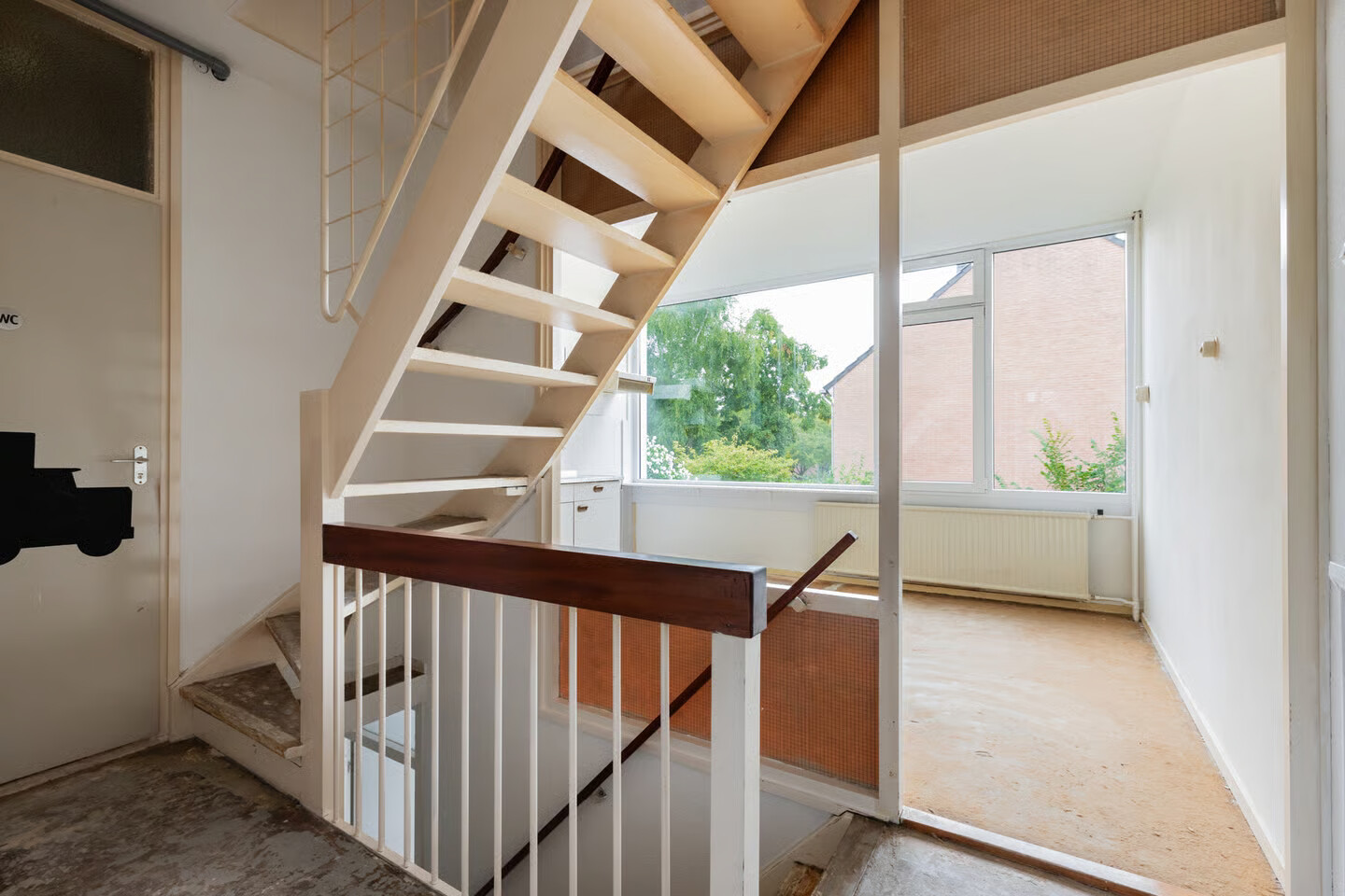 Tussenwoning te koop: Topaasstraat 17, Groningen