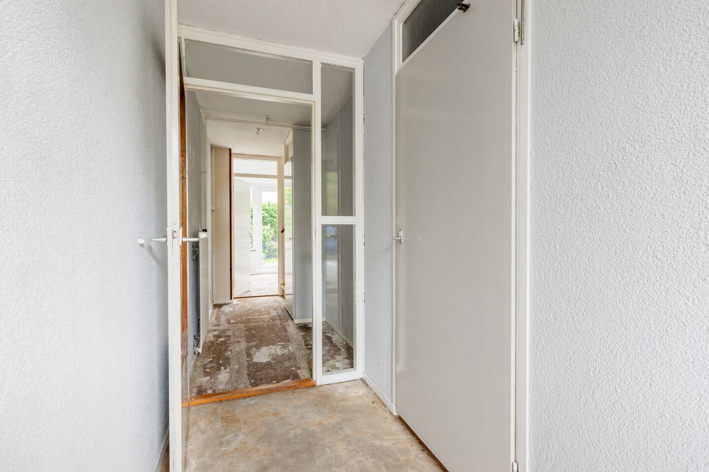 Tussenwoning te koop: Topaasstraat 17, Groningen