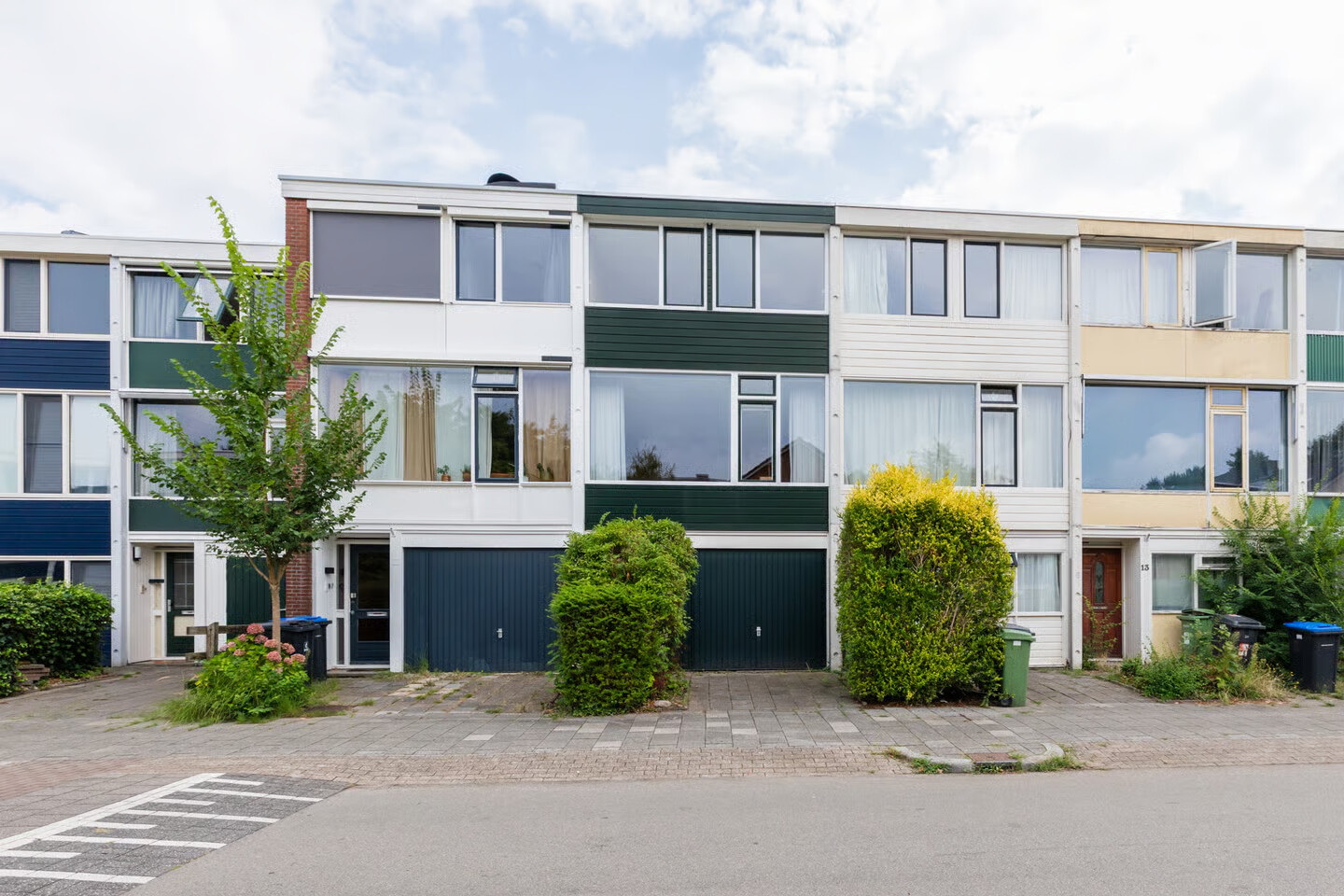 Tussenwoning te koop: Topaasstraat 17, Groningen