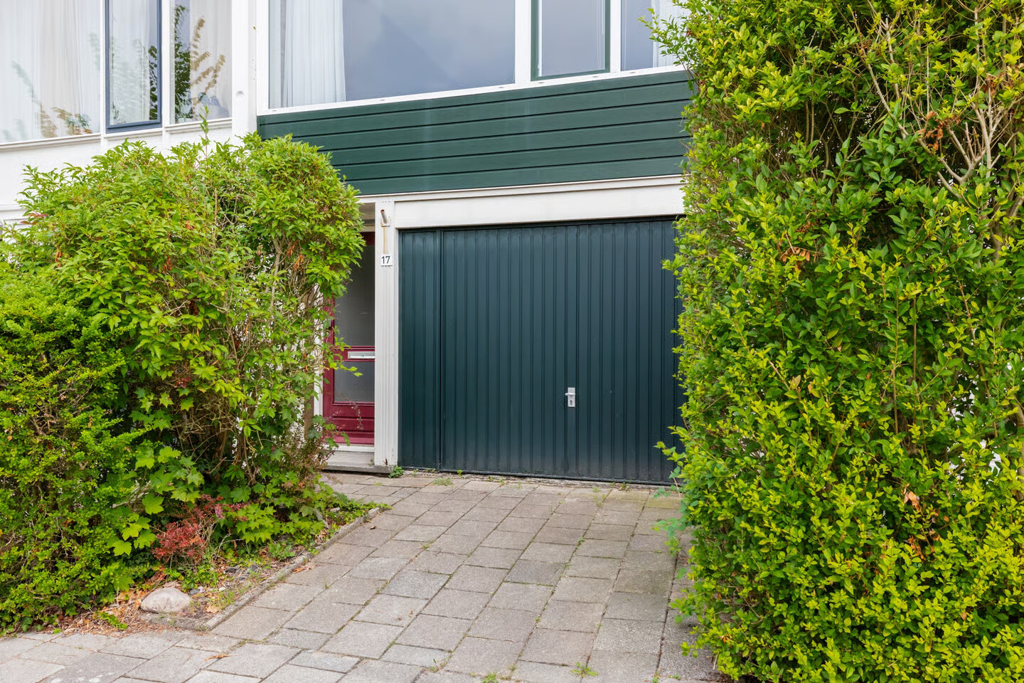 Tussenwoning te koop: Topaasstraat 17, Groningen