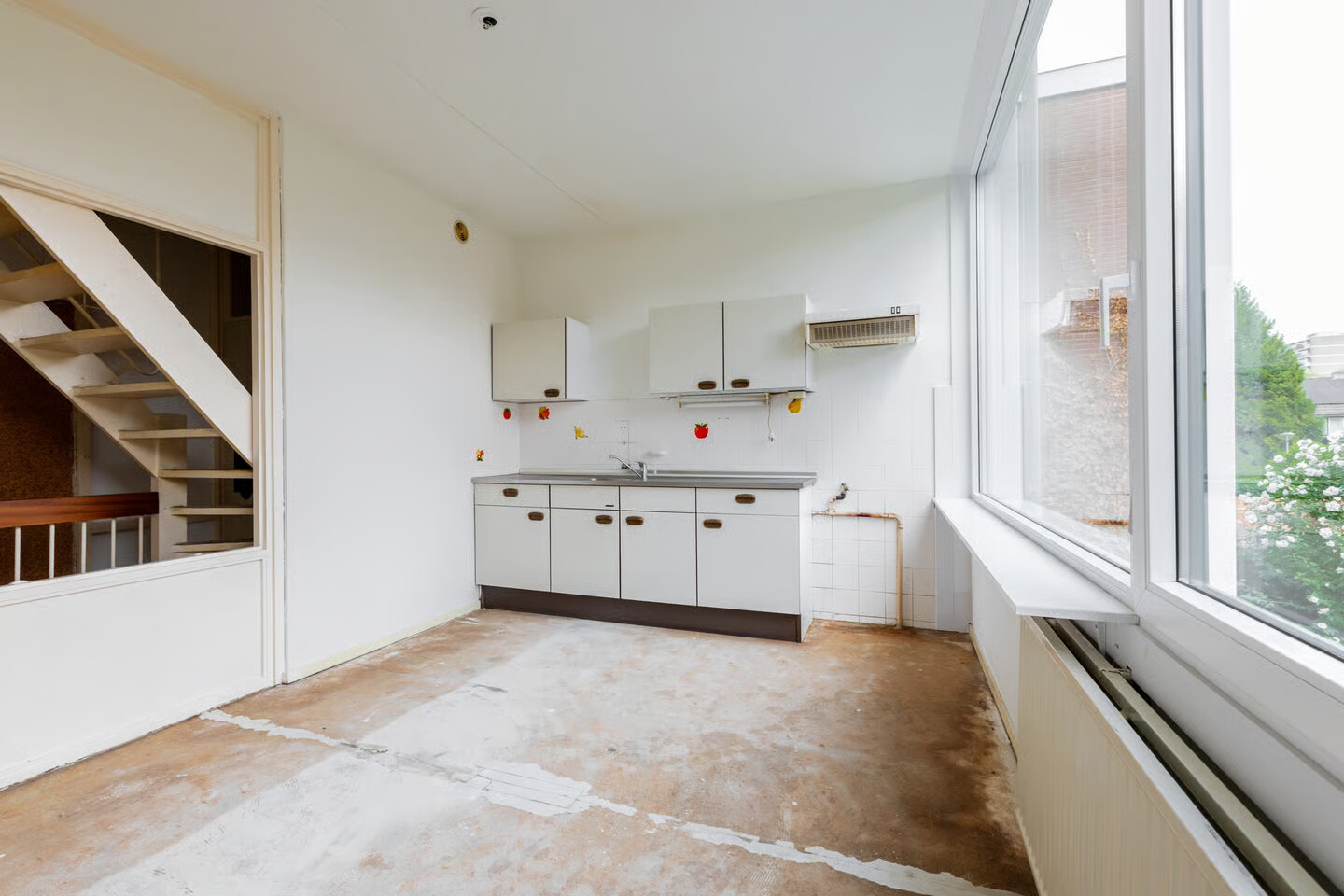 Tussenwoning te koop: Topaasstraat 17, Groningen