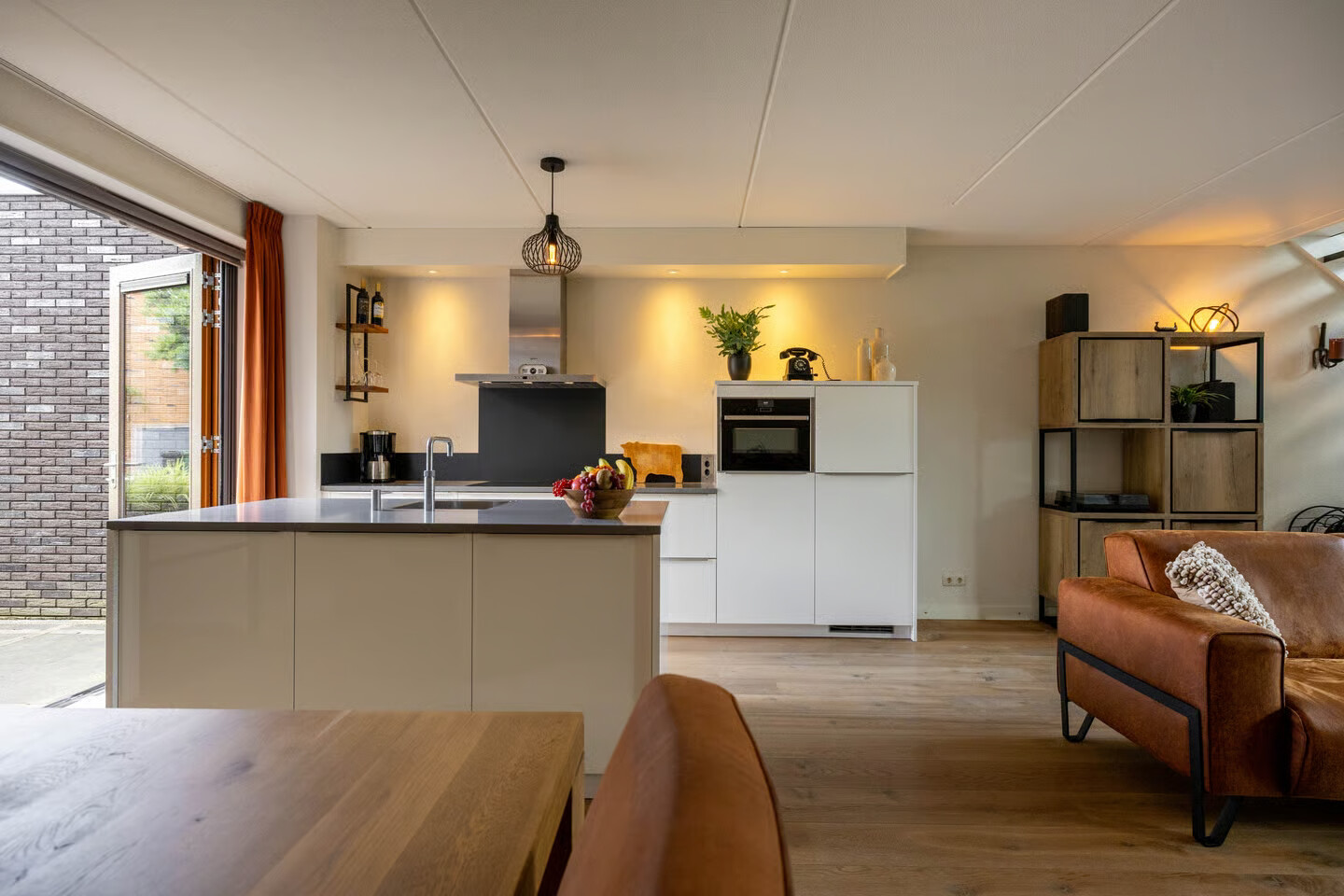 Tussenwoning te koop: Onyxstraat 36, Groningen