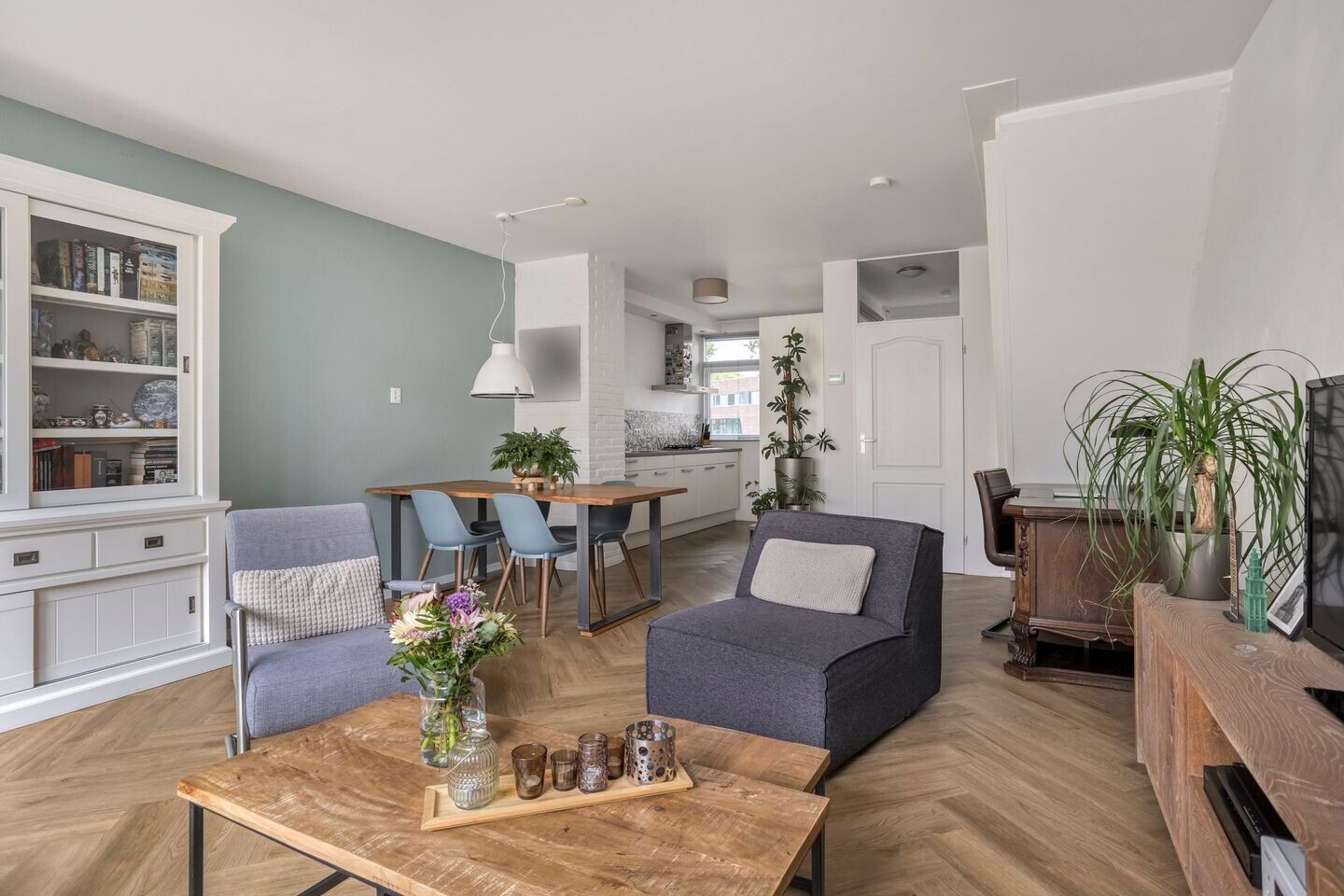 Tussenwoning te koop: Zuiderweg 271, Groningen