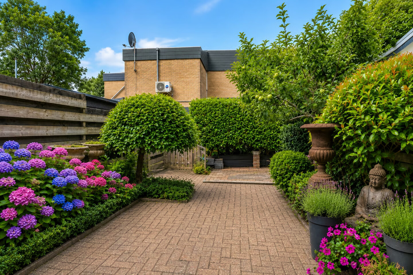 Tussenwoning te koop: Zuiderweg 271, Groningen