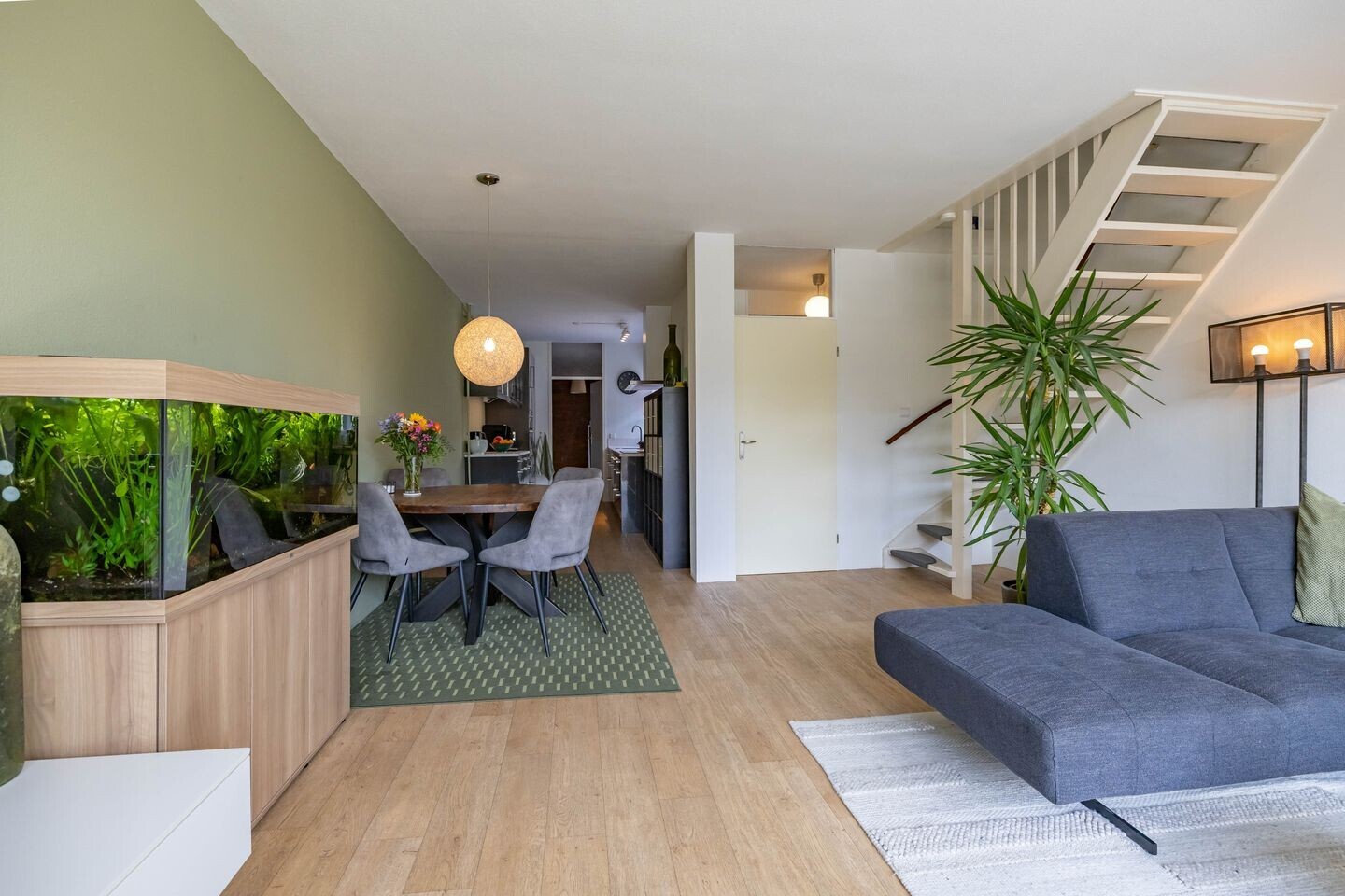 Tussenwoning te koop: Ten Oeverlaan 28, Groningen