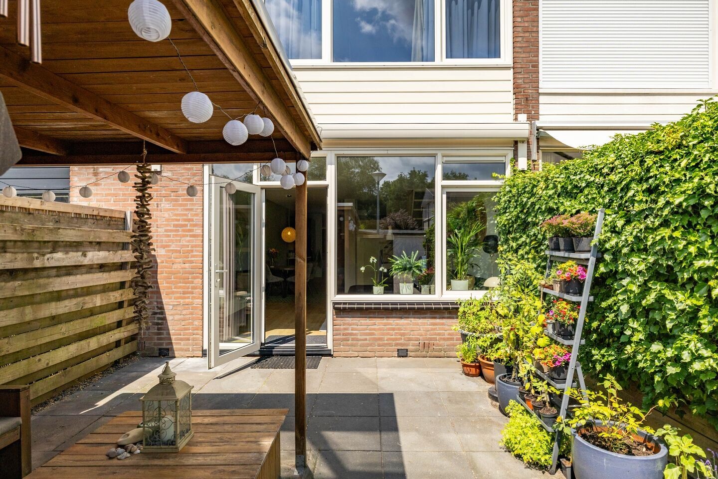 Tussenwoning te koop: Ten Oeverlaan 28, Groningen