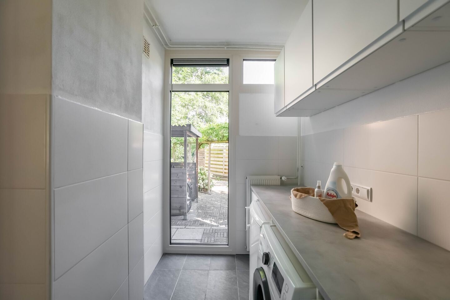 Tussenwoning te koop: Ten Oeverlaan 72, Groningen