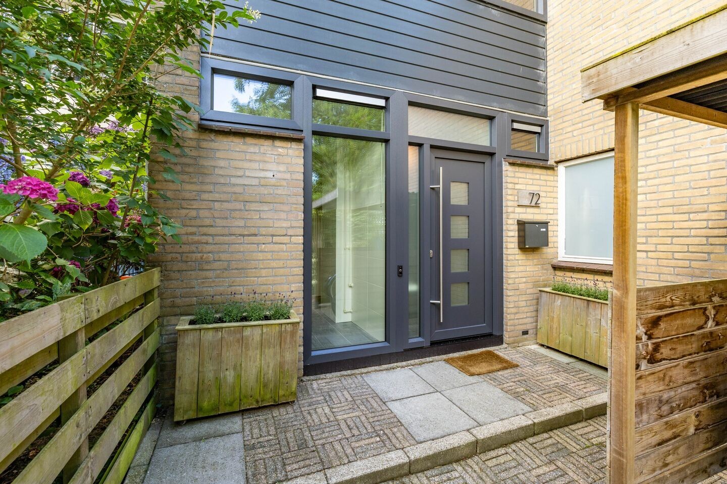 Tussenwoning te koop: Ten Oeverlaan 72, Groningen